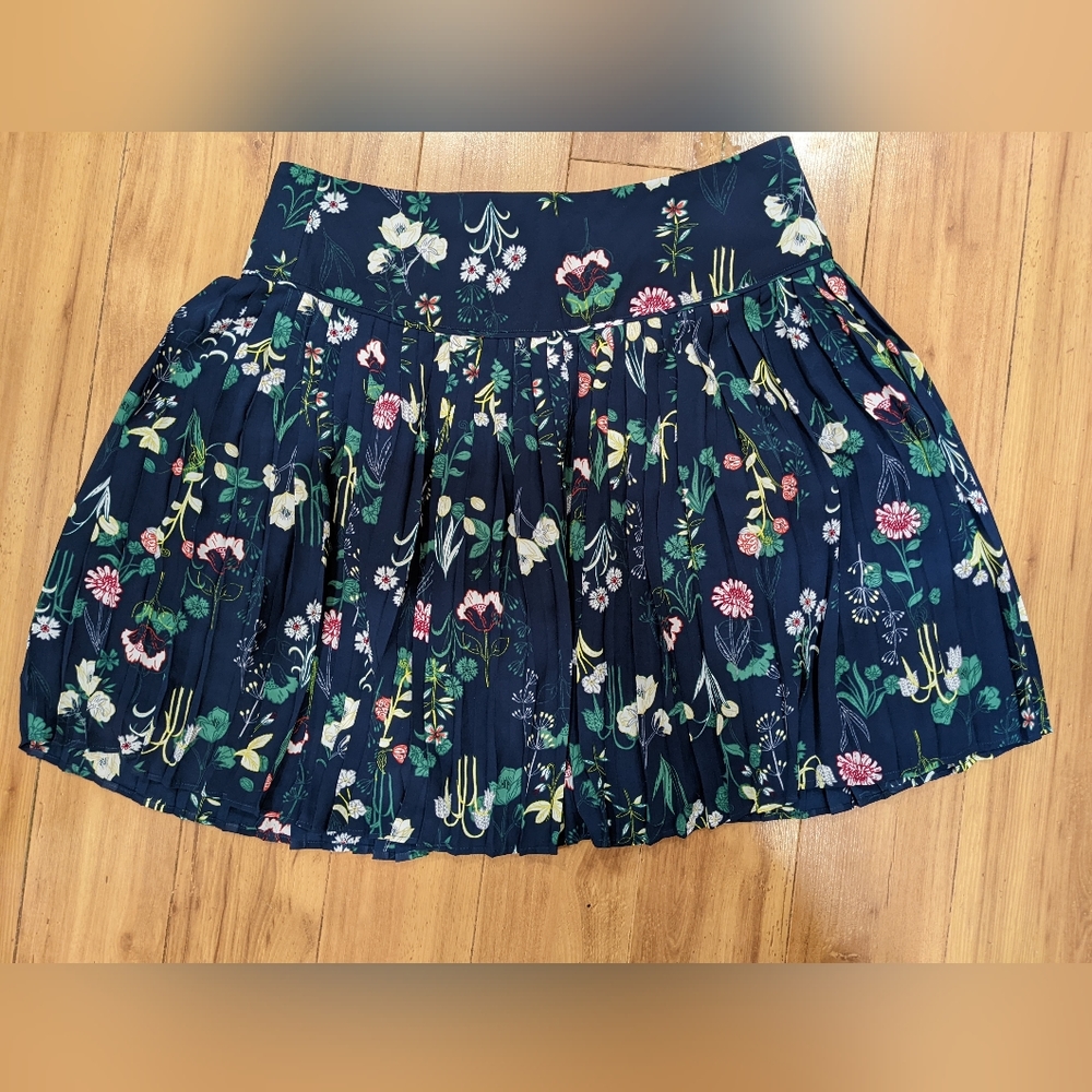 Loft, Size 10 Floral Skirt, Navy, NWOT